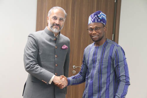 Coopération sanitaire entre le Bénin et l’Inde : Abhishek Singh au cabinet du Ministre de la santé
